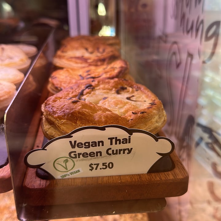 photo of United Petroleum Ouyen (Pie Face) Vegan Thai Curry Pie shared by @batcat on  12 Jun 2023 - review