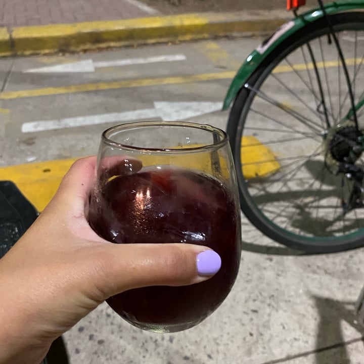 photo of Hola Chola Garage Agua de hibiscus y rosas shared by @juliastepanenko on  09 Apr 2023 - review
