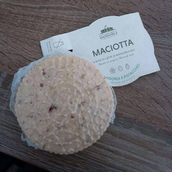 photo of La fattoria della mandorla Maciotta mandorle e pistacchi shared by @daniela94 on  11 Jul 2023 - review