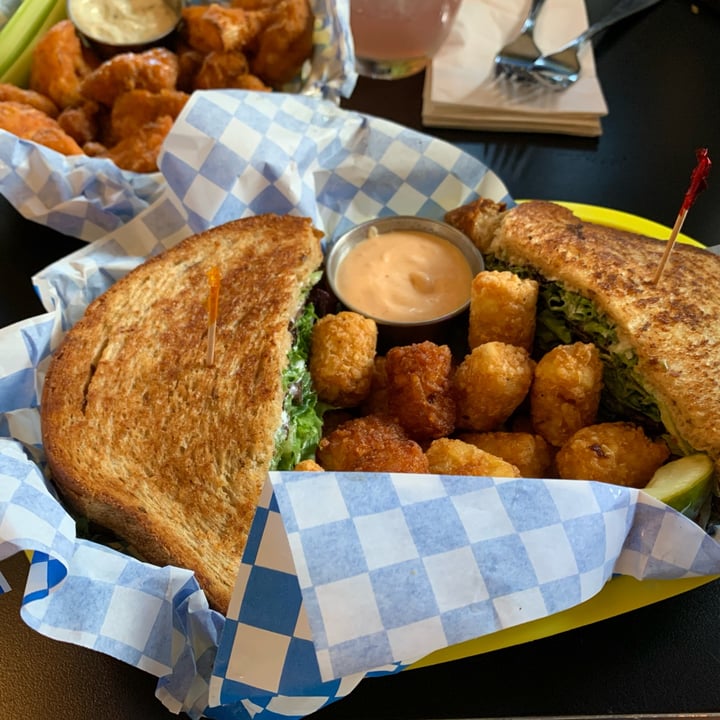 photo of Detroit Street Filling Station Tempeh Lettuce Tomato Sandwich shared by @vaishnavrao on  14 Aug 2023 - review