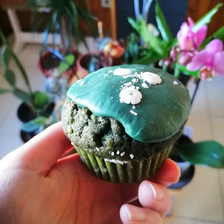 photo of Sweet Irene cupcake con glassa alla spirulina shared by @jeythealien on  20 Mar 2023 - review
