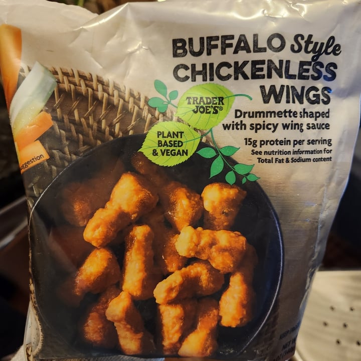 photo of Trader Joe's Buffalo Style Chickenless Wings shared by @matthooper on  15 Mar 2023 - review
