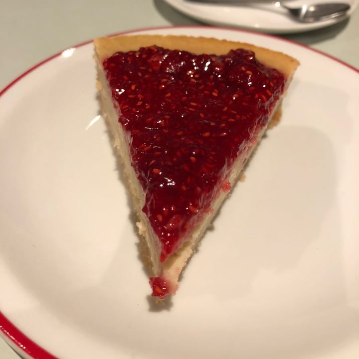 photo of Gordo Vegano Cheesecake con frutos rojos shared by @charlie-vegan on  24 Jul 2023 - review