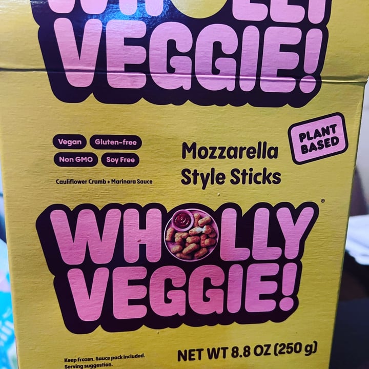 photo of Wholly veggie Mozzarella Style Sticks shared by @myblissfuljourney on  15 Jun 2023 - review
