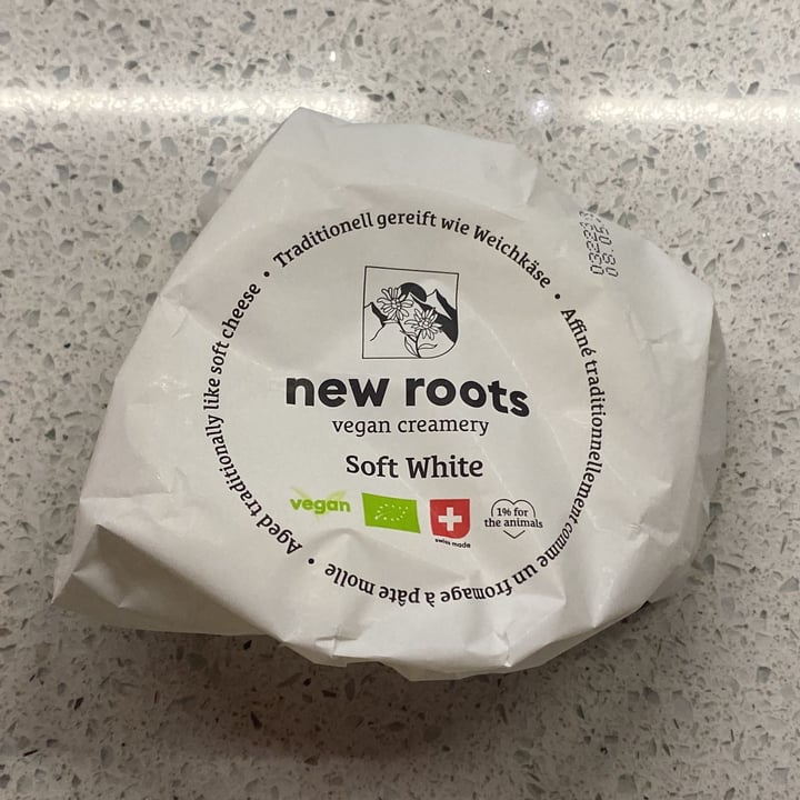 photo of New Roots Soft White shared by @chiaraelisabetta on  01 May 2023 - review