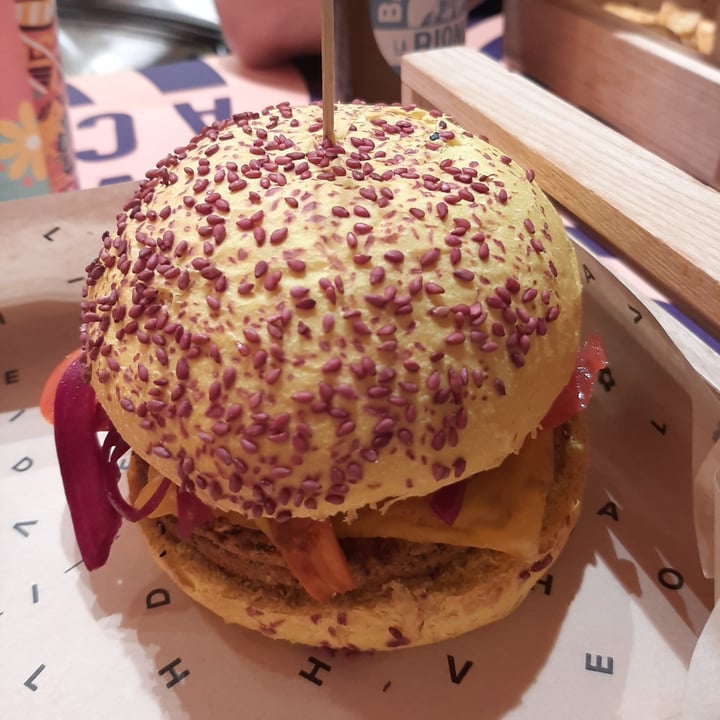 photo of Flower Burger barrow burger shared by @mariarcaveg on  29 Apr 2023 - review