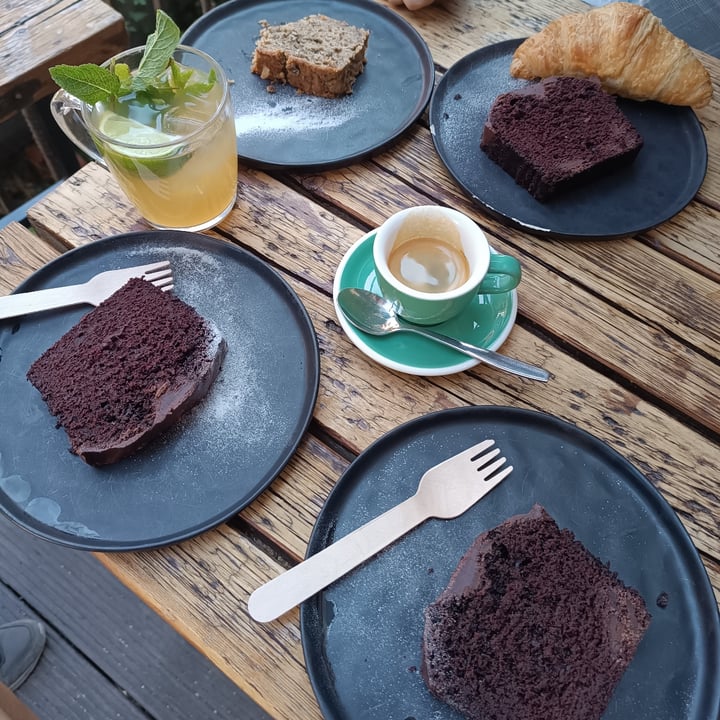 photo of The Greens Coffee and Plants Torta al Cioccolato shared by @mariacossu on  15 Jul 2023 - review