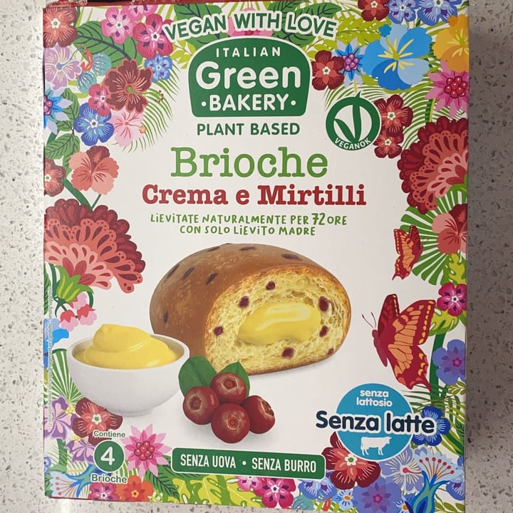 photo of italian green bakery Brioche Crema E Mirtilli shared by @chiaraelisabetta on  02 Jun 2023 - review