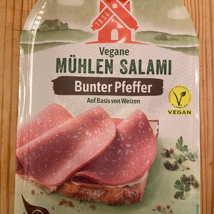 photo of Rügenwalder Mühle Vegane Mühlen Salami shared by @pippoarde97 on  24 Mar 2023 - review