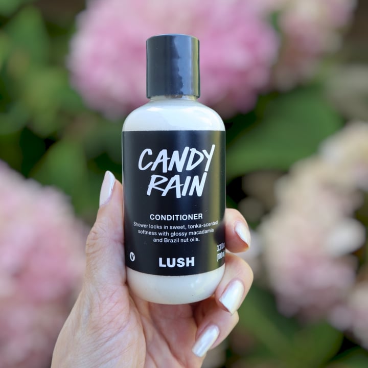 photo of LUSH Fresh Handmade Cosmetics Candy Rain shared by @lizmaselli on  11 Apr 2023 - review