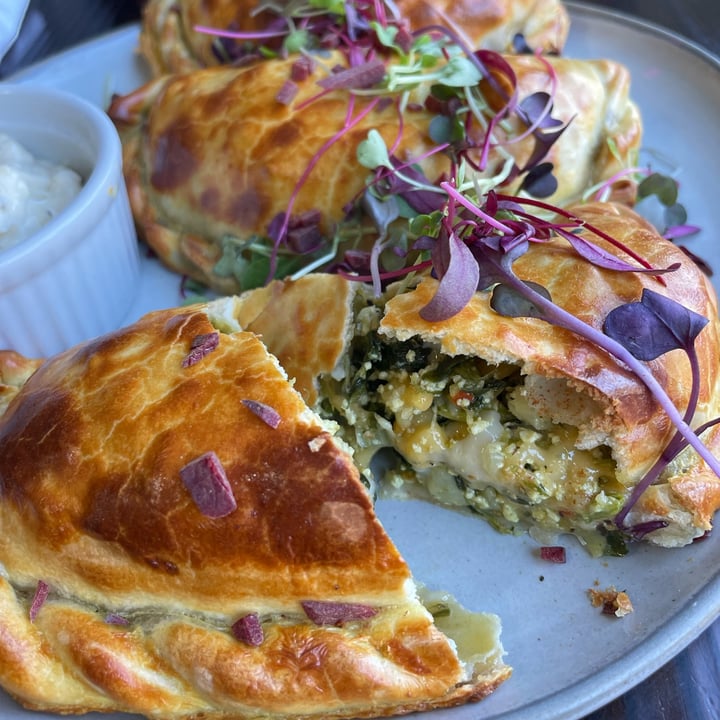 photo of Barely Vegans Spinach & Cheese Empanadas shared by @veganfoodcrazy on  11 Mar 2023 - review