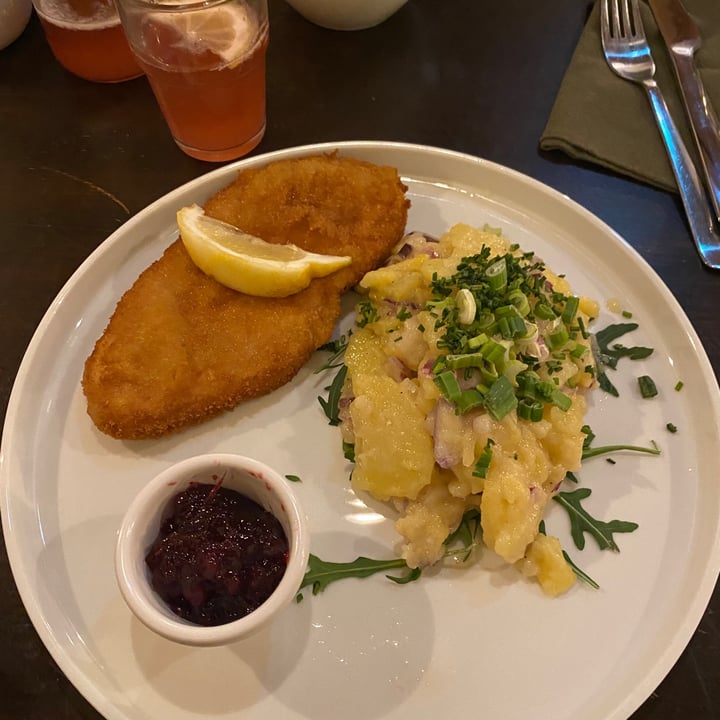 photo of Tisch Restaurant Schnitzel shared by @andreherrmann on  10 Feb 2023 - review