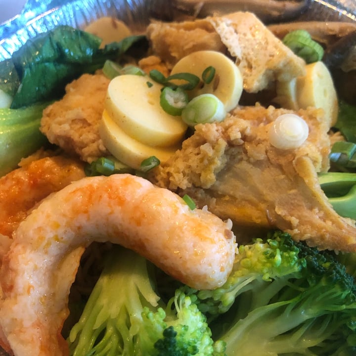 photo of Loving Hut Amazing Noodles shared by @nisharespect on  04 Mar 2023 - review