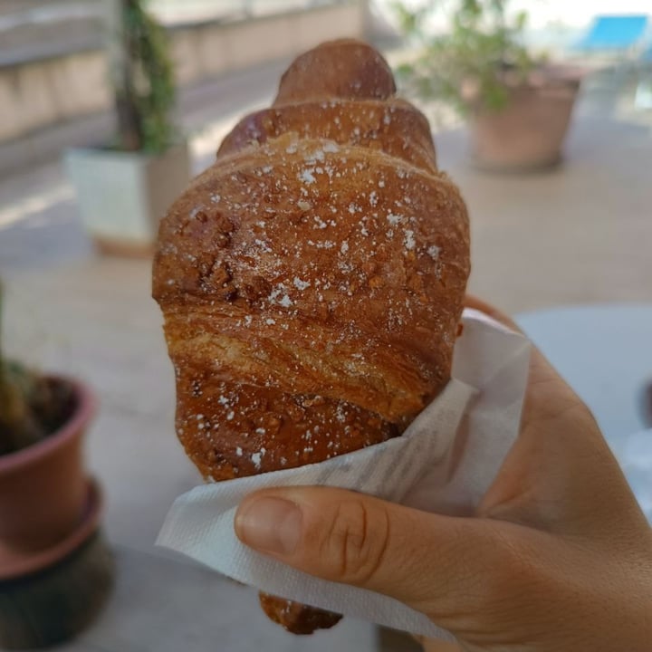 photo of Caffè Marconi Croissant Mango E Papaya shared by @teruccia on  17 Jul 2023 - review