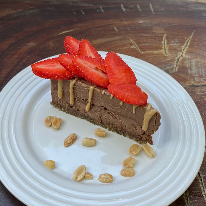 photo of Raw Love Love Cake-chocolate con cacahuate shared by @magicvegan on  06 Jan 2023 - review
