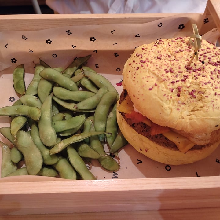 photo of Flower Burger barrow burger shared by @mauuu on  11 Aug 2023 - review