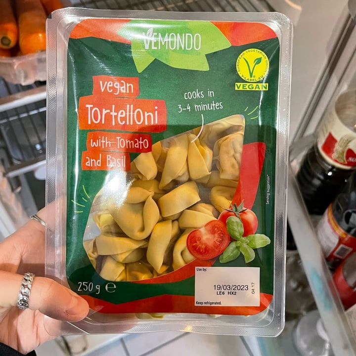 photo of Vemondo Tortelloni con pomodoro e basilico shared by @zombieinblack on  24 Jan 2023 - review