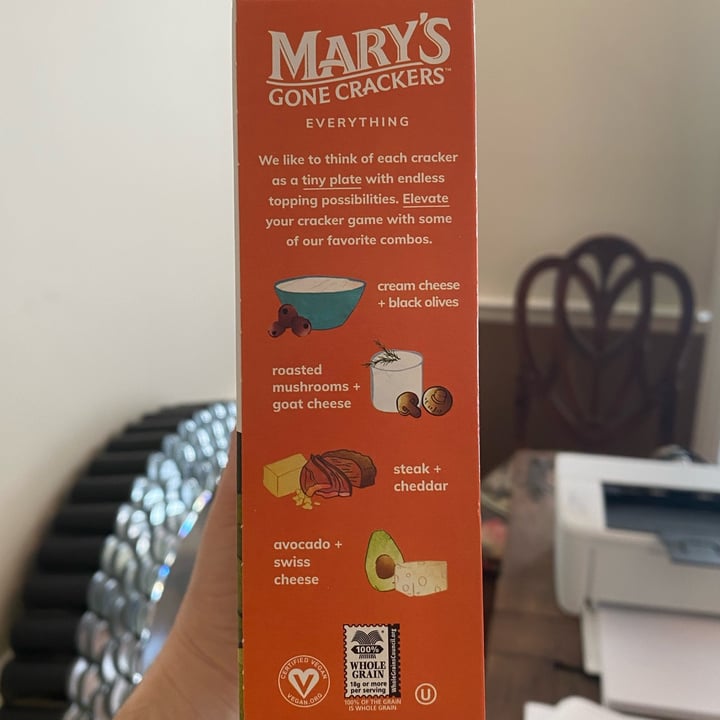 photo of Mary's Gone Crackers Super Seed Everything Crackers shared by @thedarktower on  20 Jan 2023 - review