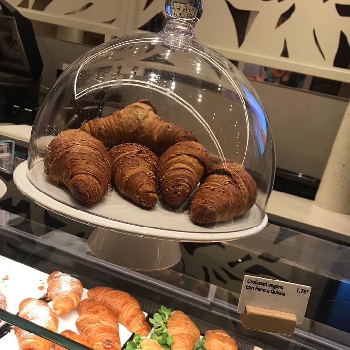 photo of Starbucks Verona Brioche Vegana Farro E Quinoa shared by @abesart on  13 Jan 2023 - review