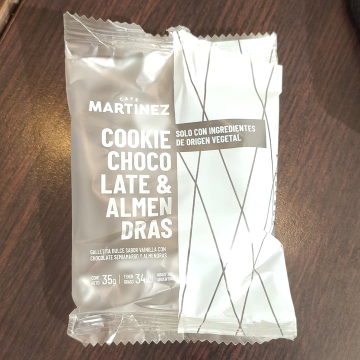 photo of Café Martínez Cookie de Chocolate y almendras shared by @martinpaezi on  30 Apr 2023 - review