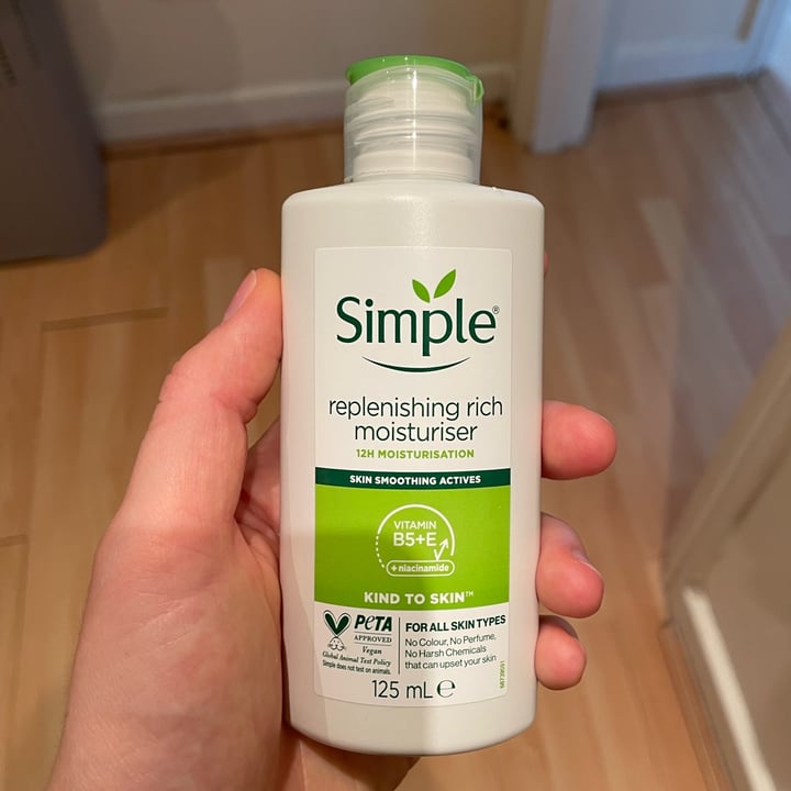 photo of Simple Replenishing Rich Moisturizer shared by @mariadesantis on  29 Jun 2023 - review