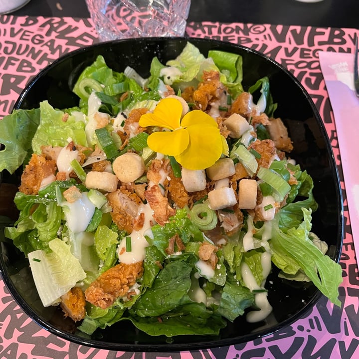 photo of Vegan Junk Food Bar Chik’n Caesar shared by @sofiapiagnani on  12 Aug 2023 - review