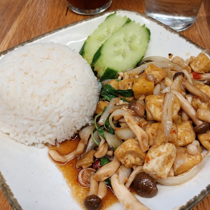 photo of All Reis Bangkok Street Food Veg Ka Prao Hed Taohoo shared by @cloooodi on  03 Feb 2023 - review