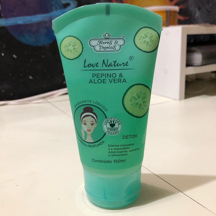 photo of Flores & Vegetais Sabonete Líquido Pepino E Aloe Vera shared by @priscillabessi on  26 Feb 2023 - review