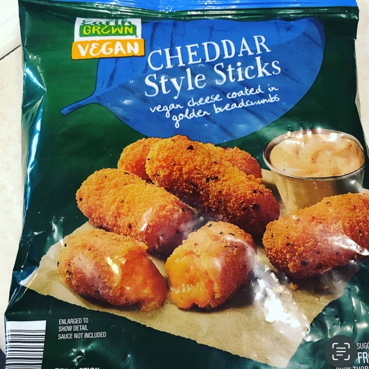 photo of ALDI cheddar cheese stcks shared by @myblissfuljourney on  17 Jun 2023 - review