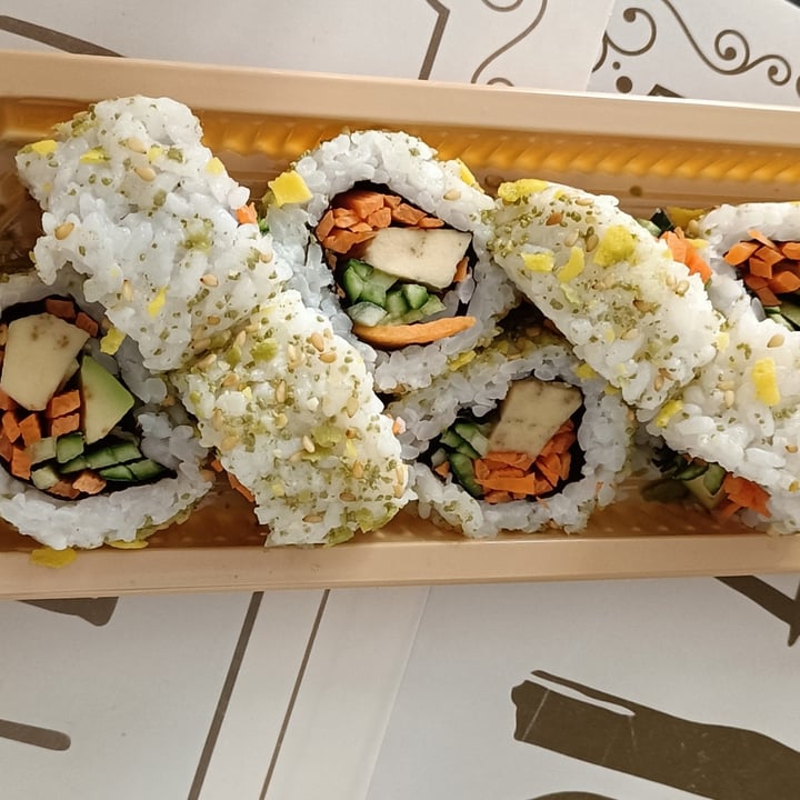 photo of Ipercoop sushi vegan shared by @andreapatrucco on  02 May 2023 - review
