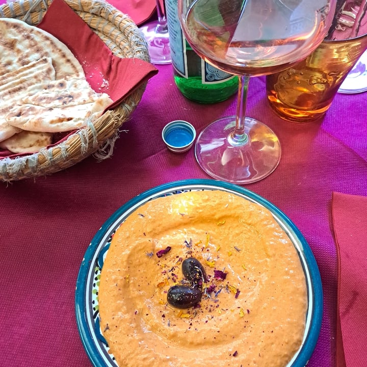 photo of Frary's Hummus Ai Peperoni shared by @maryquitecontrary on  28 Jan 2023 - review