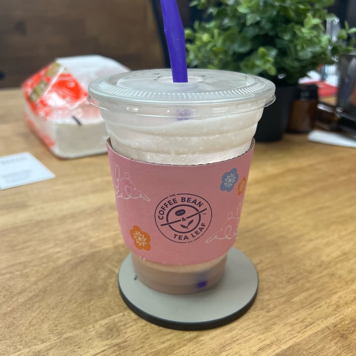 The Coffee Bean & Tea Leaf Jurong East, Singapore Malibu Dream Review