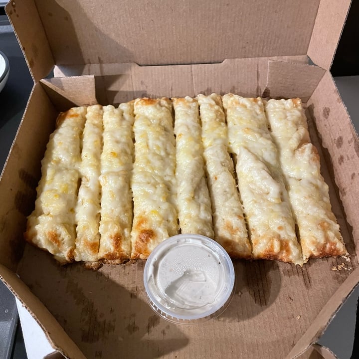 photo of Toppers Pizza Veganstix shared by @paws-and-paths on  14 Aug 2023 - review