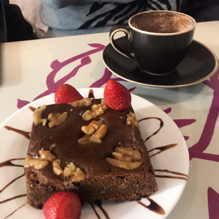 photo of Wara espacio saludable Brownie Vegano shared by @dedicatedhyena60 on  07 Jul 2023 - review