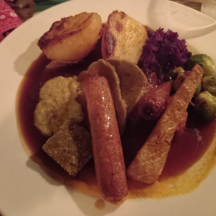 photo of Cow & Oak Vegan Christmas Roast shared by @sarahnm on  21 Dec 2022 - review