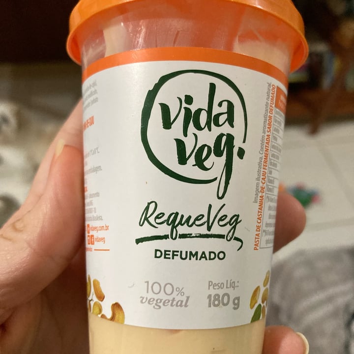 photo of Vida Veg Requeijão defumado shared by @deboramagrini on  29 May 2023 - review