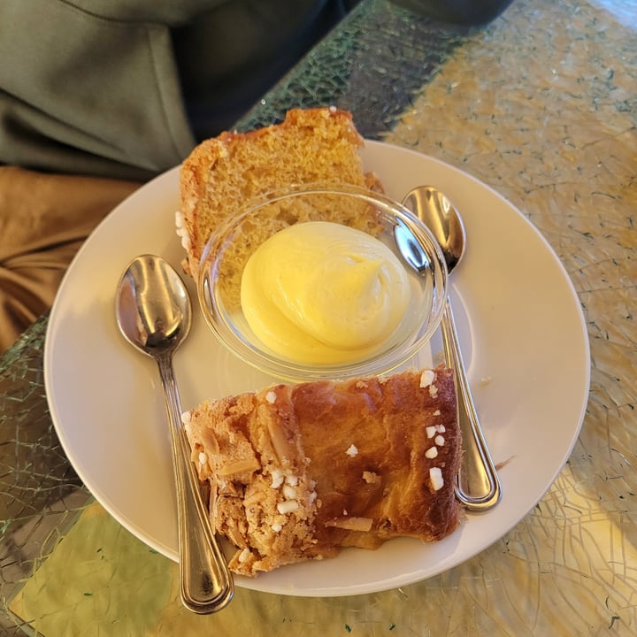 photo of Pastry by Angelo colomba al mango shared by @blavinia on  10 Apr 2023 - review