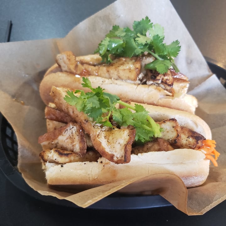 photo of Sprouts Vegan Bahn Mi shared by @magnitudeoflethality on  10 May 2023 - review