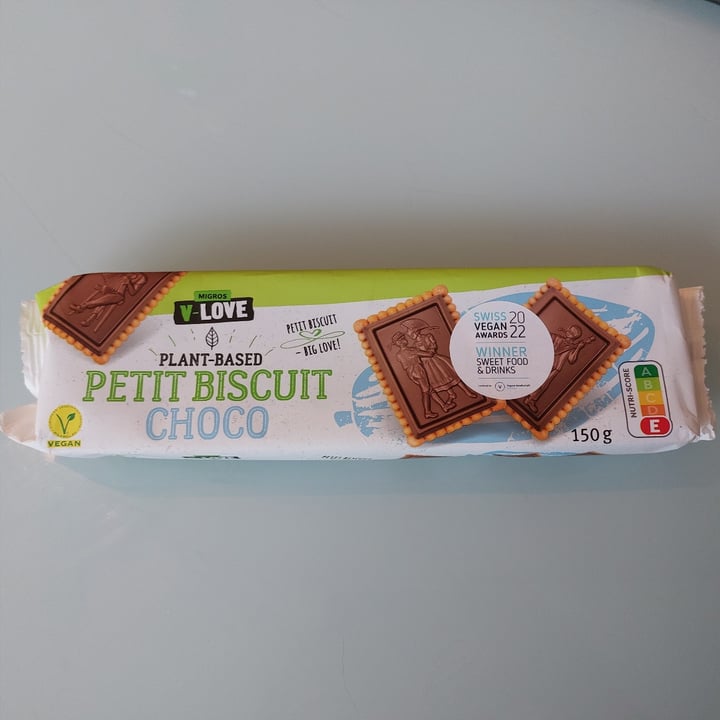 photo of Migros V-Love petit biscuits choco shared by @cloudyaquilegia on  08 May 2023 - review