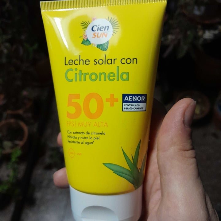 photo of Cien sun Leche Solar Con Citronela shared by @nivolesca on  15 Jul 2023 - review