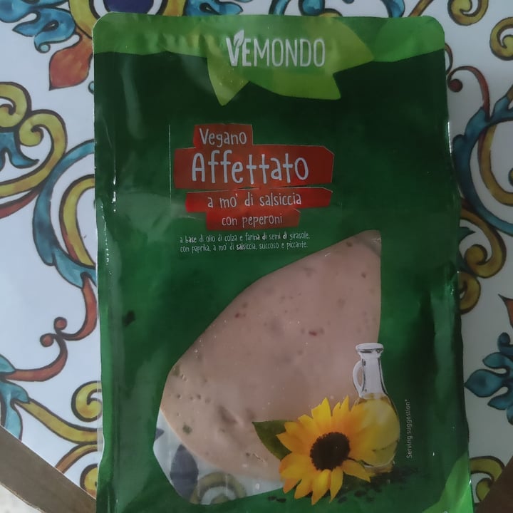 photo of Vemondo Vegan affettato a mo' di salsiccia con peperoni shared by @littlecieljh on  24 May 2023 - review