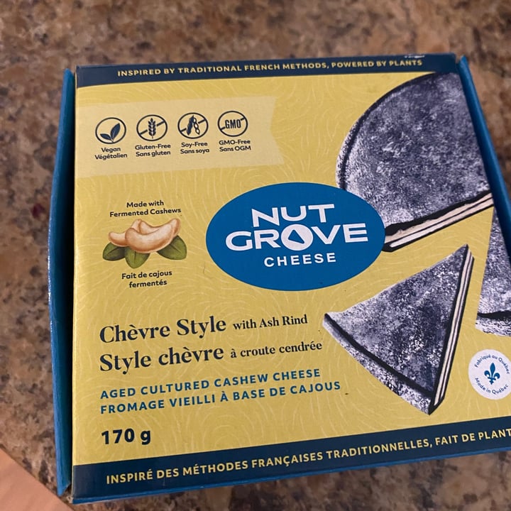 photo of Nut Grove Cheese Nut Grove Cheese - Chèvre Style with Ash Rind shared by @patapouef on  26 Jul 2023 - review
