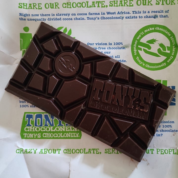 photo of Tony’s Chocolonely Dark Almond Sea Salt 51% shared by @niklabelloli1 on  02 May 2023 - review