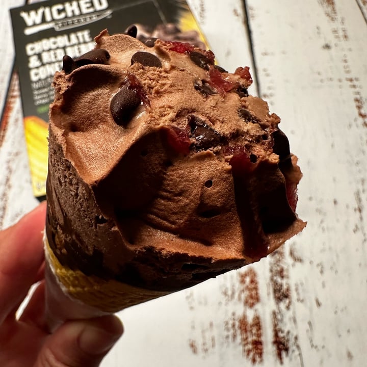 photo of Wicked Chocolate & Red Berry Cone shared by @berryveganplanet on  14 Jan 2023 - review