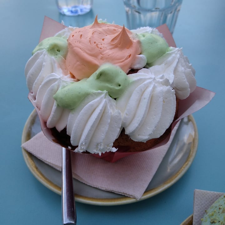 photo of Beagle Pastelería Vegana Carrot cupcake shared by @irantzu on  15 Apr 2023 - review