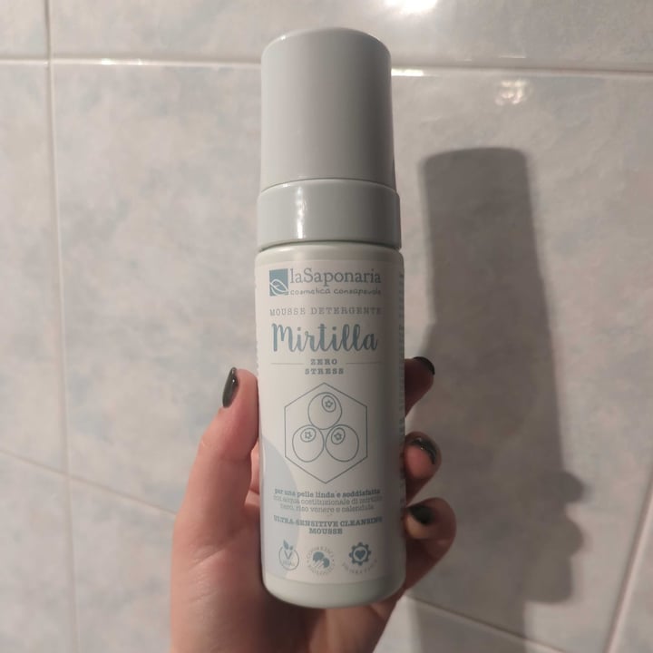 photo of La Saponaria Mousse detergente Mirtilla shared by @giulitulip on  14 Mar 2023 - review