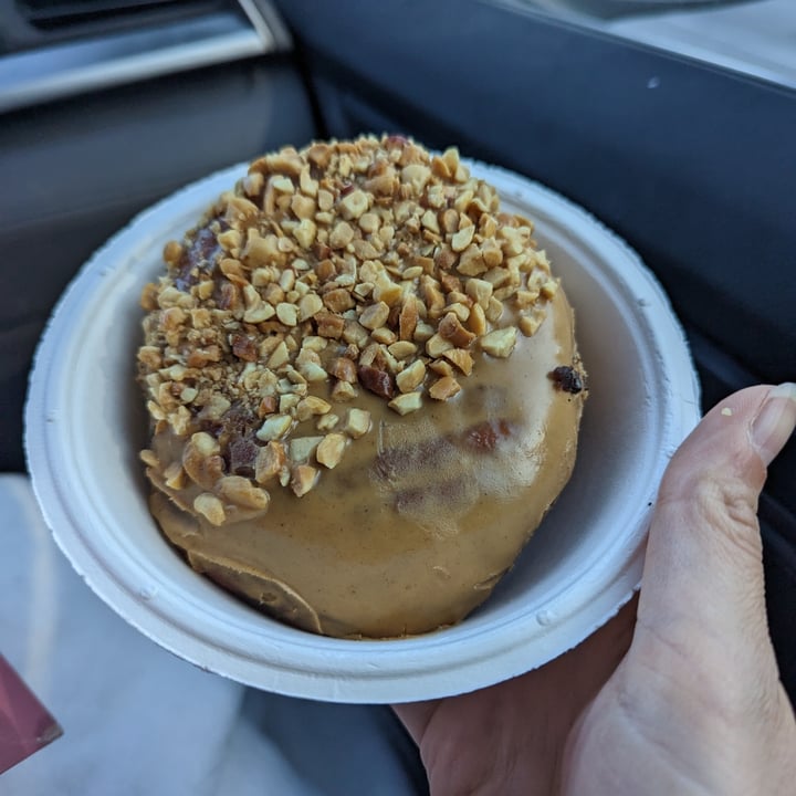 photo of Voodoo Doughnut Peanut Butter and Jelly Donut shared by @kristig on  04 May 2023 - review