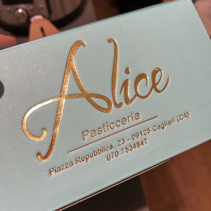 photo of Alice Pasticceria caffetteria Panettone al cioccolato shared by @emmearn on  27 Dec 2022 - review