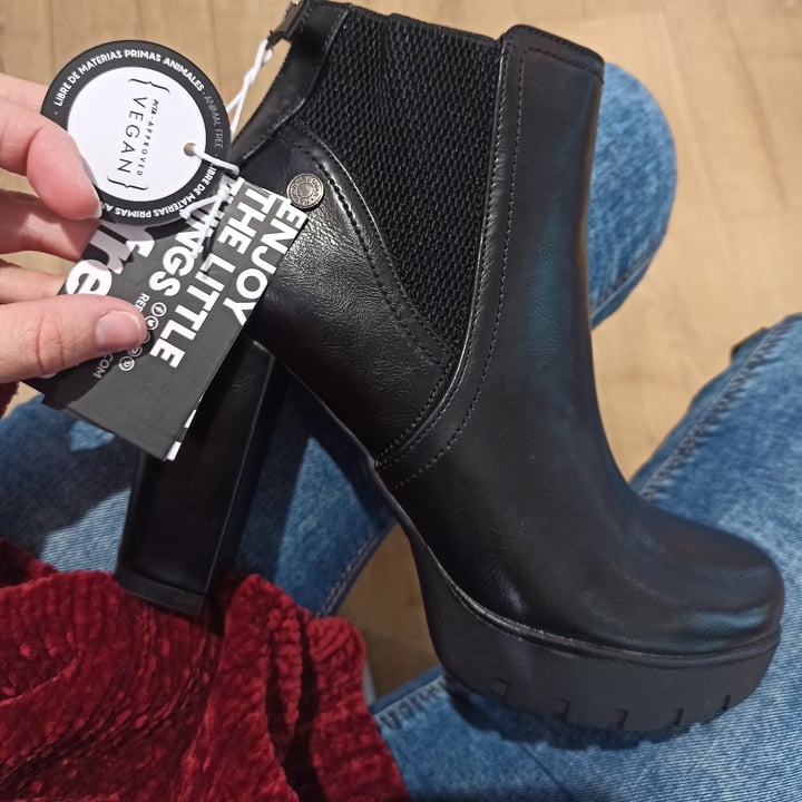 photo of Refresh Botas Brown  shared by @dess201089 on  18 Jan 2023 - review