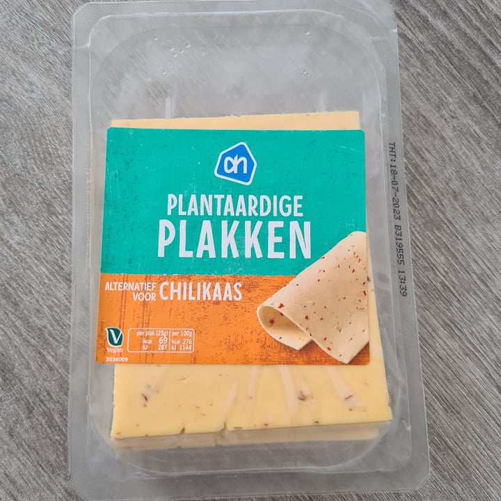 photo of Albert Heijn plantaardige plakken chili kaas shared by @gabrielaadina on  10 Jun 2023 - review